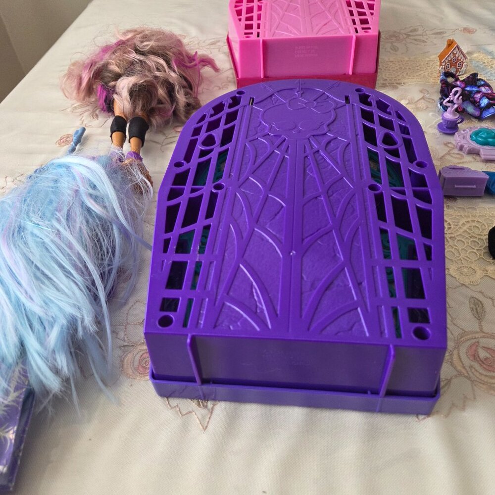 Monster High Bundle - Picture 13 of 16